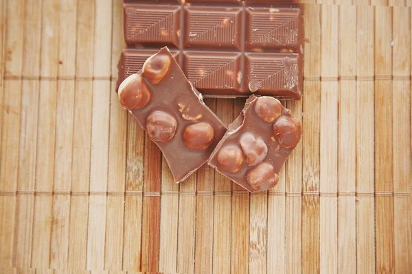 Bazı lezzetli sütlü çikolata parçaları — Stok fotoğraf