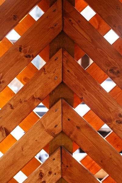 Дерев'яні стіни на зимовий час. Стек коричневого дерева — стокове фото