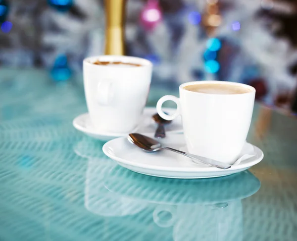 Cup met koffie in de Restourant.Christmas tijd. — Stockfoto