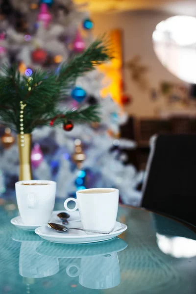 Cup with coffee in the Restourant.Christmas time. — Stock Photo, Image