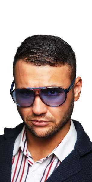 Retrato hombre serio con gafas de sol violeta —  Fotos de Stock