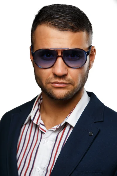 Felle succesvolle man in violet zonnebril — Stockfoto