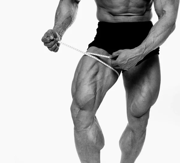 Portrait rapproché des jambes de bodybuilder — Photo