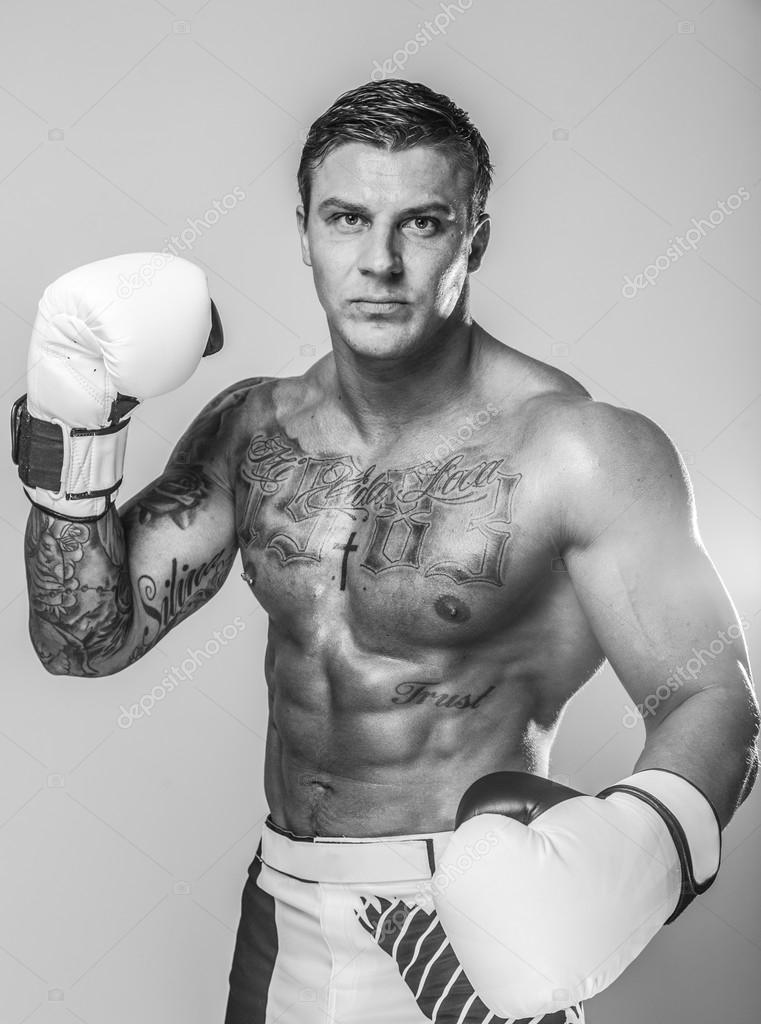Blur Tattoo - Progress on @harrybartz boxing back piece. Done  @thinkstudio_bristol • • • • #boxer #boxing #champions #champ #pugilist  #blackandgreytattoo #darktattoo #blackandgreyrealism #fusionink #inklife  #skin_tattoos #inked #ink #bristol ...