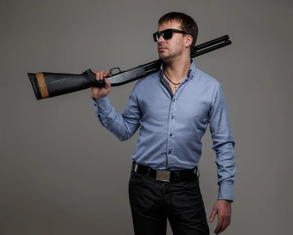 撮影銃を持つギャング — ストック写真