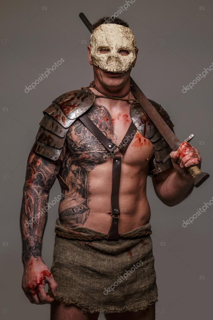 Muskularny Gladiator W Czaszki Maska Zdjęcie Stockowe Fxquadro