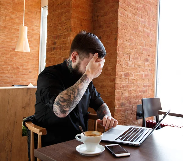 Facepalming dell'uomo — Foto Stock