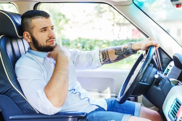 Masculino com cabelo preto e barba — Fotografia de Stock