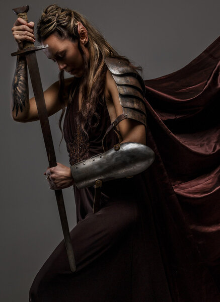 Портрет мистической женщины-эльфа
.