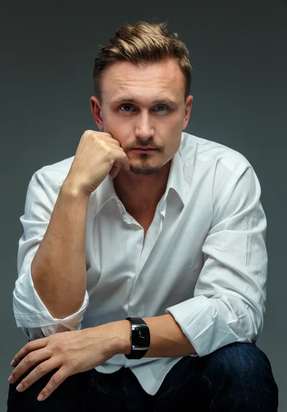 Portrait of a man in shirt. — Stock Photo, Image