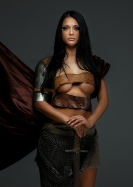 Antik zırh güzel kız