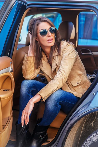 Awesome girl in a car — Stock Photo, Image