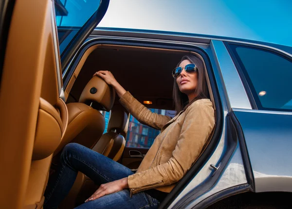 Awesome girl in a car — Stock Photo, Image