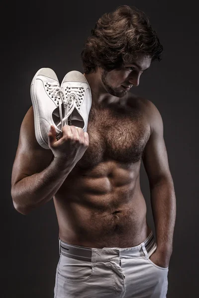 Modelo masculino impressionante com torso muscular . — Fotografia de Stock