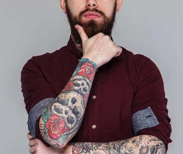 Mężczyzna z tatuaży na ciele — Zdjęcie stockowe