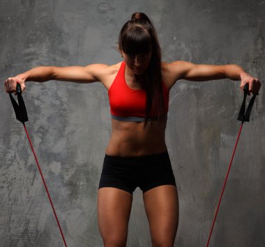 Genişletici ile fitness kadını