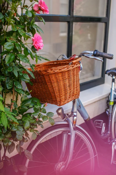 Fiets op straat. — Stockfoto