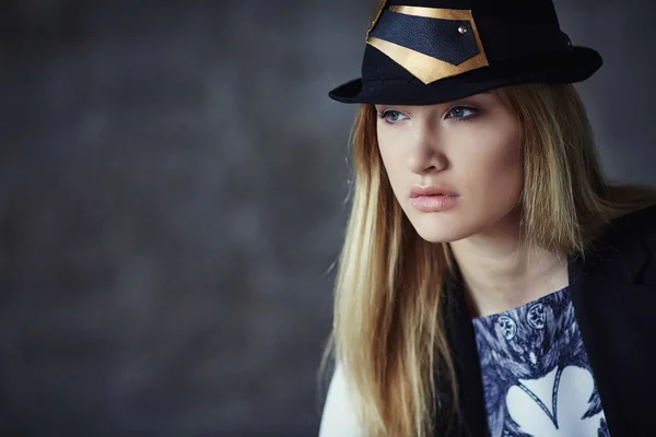 Blond female in a hat. — Stock Fotó