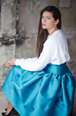 Uzun saçlı harika kız 