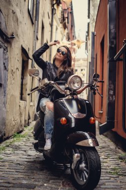 Mavi Jeans seksi kadın