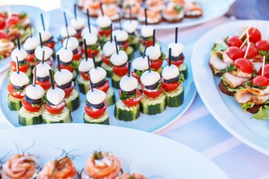 Beyaz tabaklar Snacks.