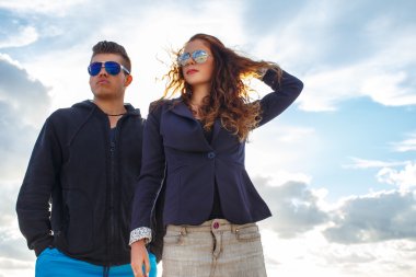 Kızıl saçlı kadın ve acımasız adam