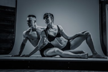 Yalancı bodybuilders siyah beyaz resim