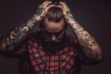 Sakal ve tattoes ile mans.