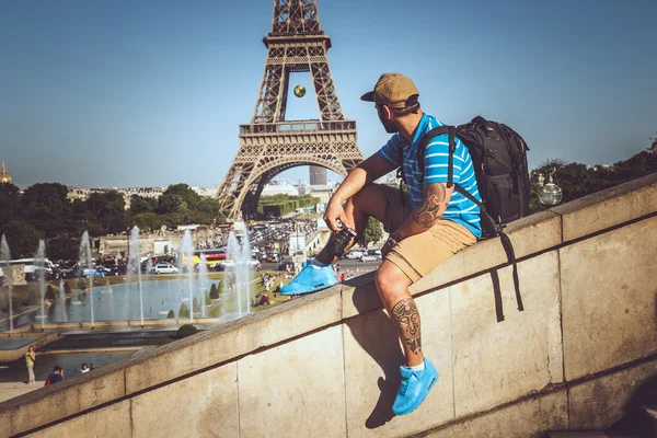 Turistické muž v letní oblečení — Stock fotografie