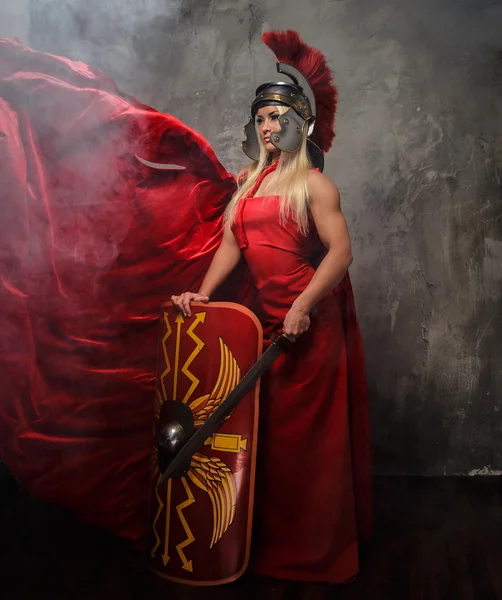 Mujer rubia en Roman —  Fotos de Stock