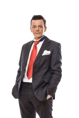 Takım elbiseli ciddi iş adamı.