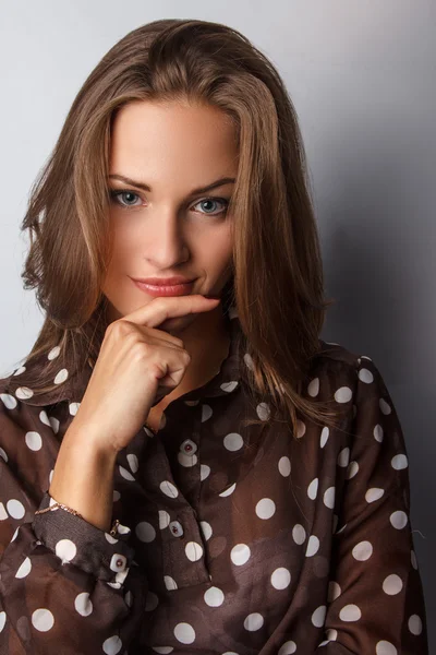 Portret brunetki — Zdjęcie stockowe
