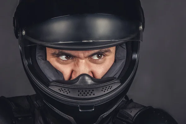 Cara de motociclista en casco . — Foto de Stock