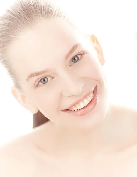 Retrato de una joven rubia . —  Fotos de Stock