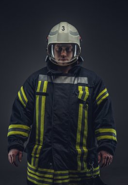 İtfaiye kurtarma üniformalı