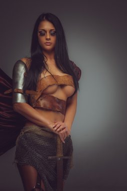 Roma'lı kadın portresi.