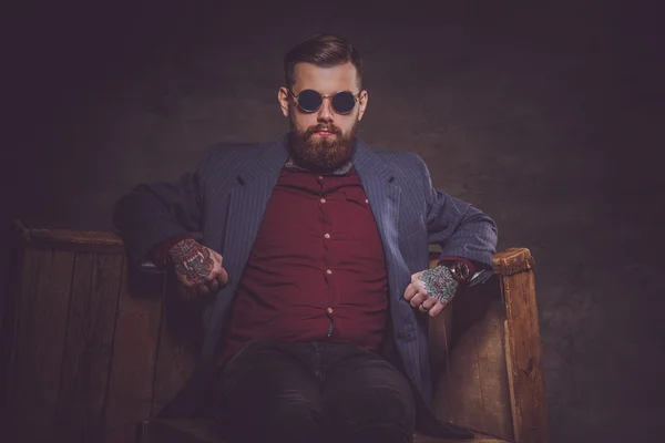 Man in sunglasses and blue suit. — Stock Photo, Image