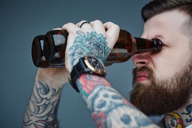 Sakallı hippi erkek