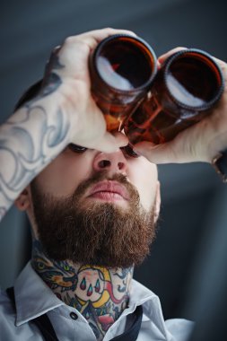 Sakallı hippi erkek