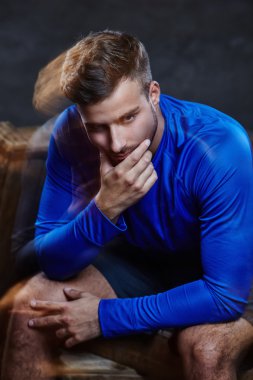 mavi ceketli adamı.