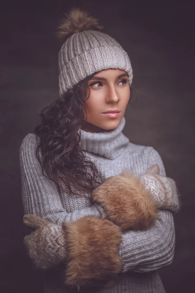 Brunette woman in warm pullover — Stock Photo, Image