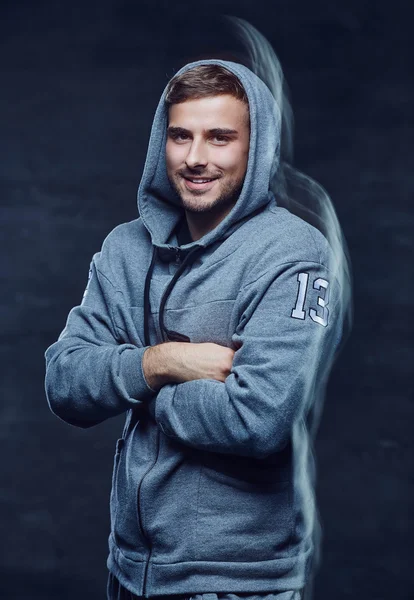 Man in grey hoodie. — Stock Photo, Image