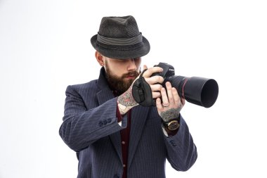 Casual sakallı adam