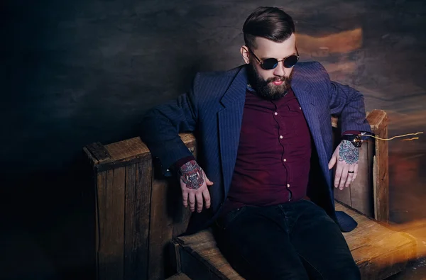 Bearded man in a suit — Stock Photo, Image