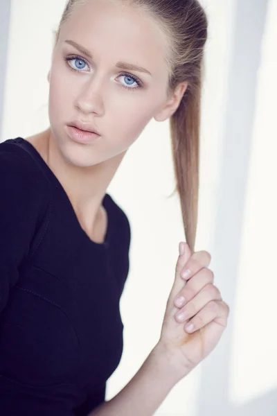 Mujer con ojos azules —  Fotos de Stock