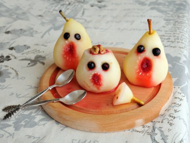 Spooky pişmiş armut canavarlar veya hayaletler Cadılar Bayramı partisi için