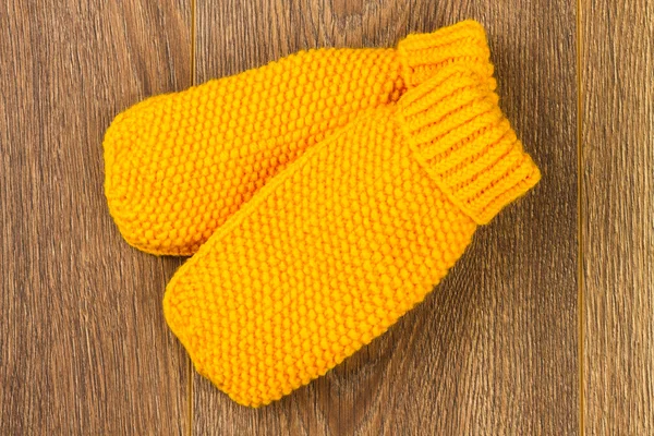 Yellow knitting mittens — Stock Photo, Image