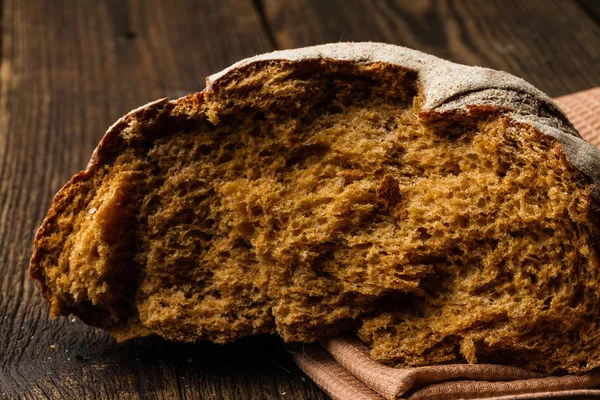 Frisches Weißbrot — Stockfoto