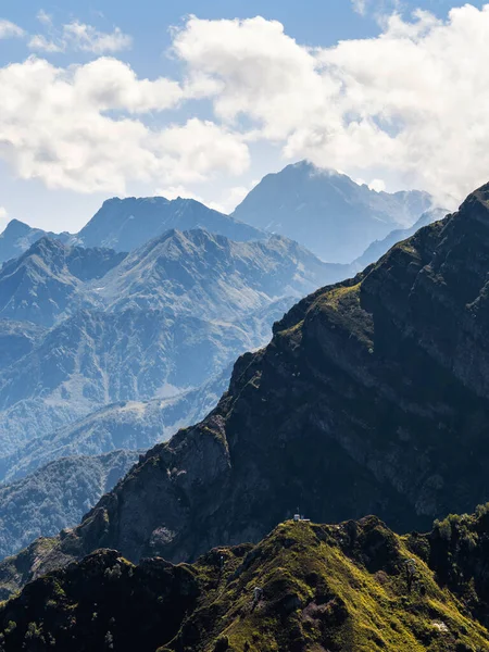 美丽的山景。高山大篷车, — 图库照片