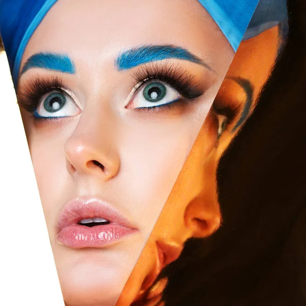Creatieve make-up met felblauwe wenkbrauwen en blauwe eyeliner, — Stockfoto